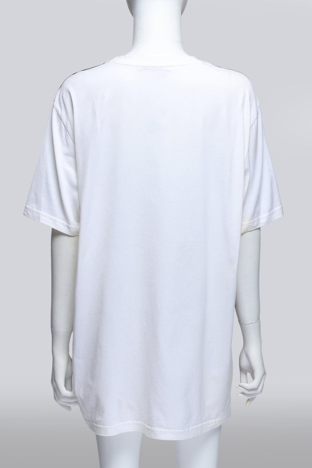 GIVENCHY - A BLACK AND WHITE PAISLEY T-SHIRT