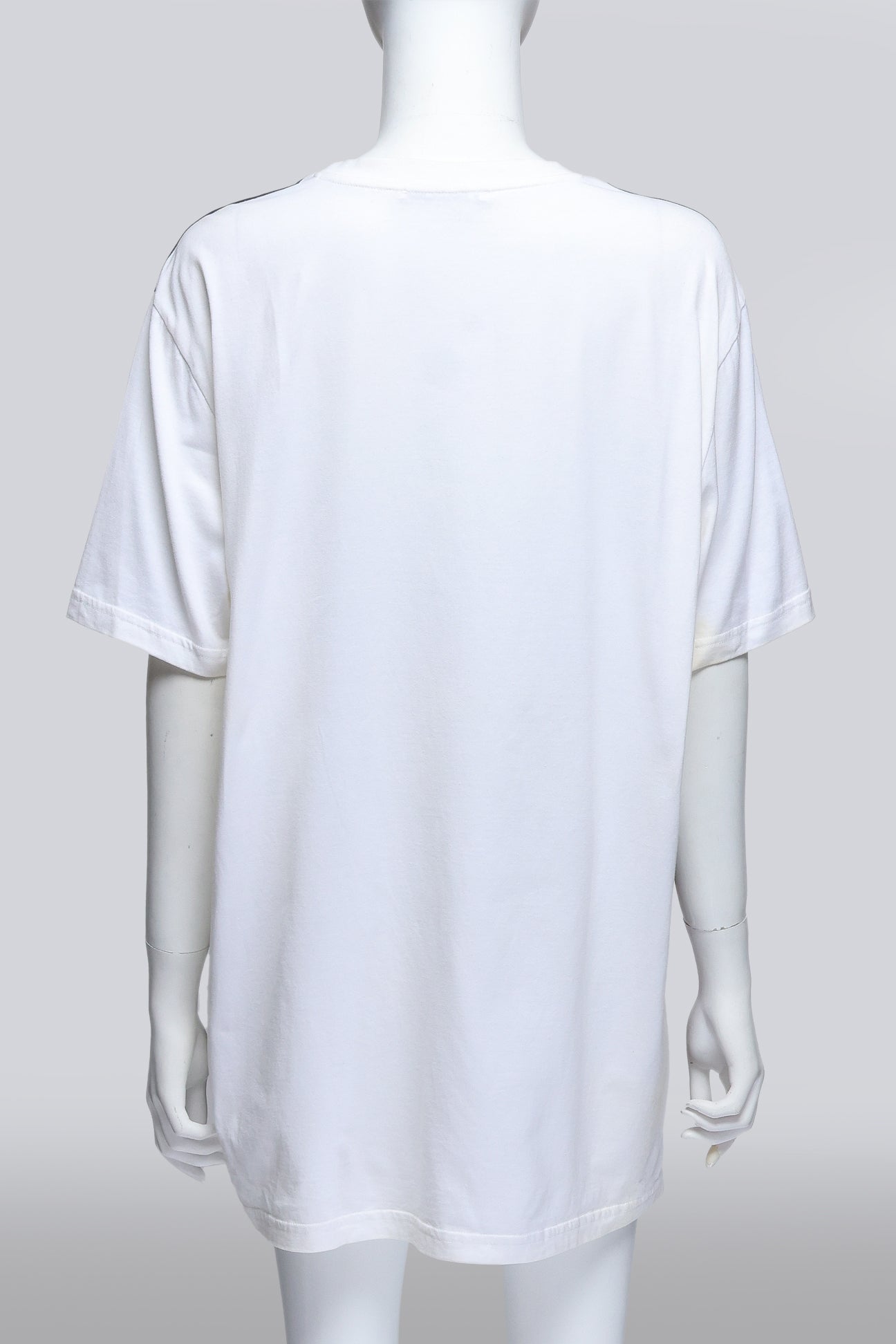 GIVENCHY - A BLACK AND WHITE PAISLEY T-SHIRT