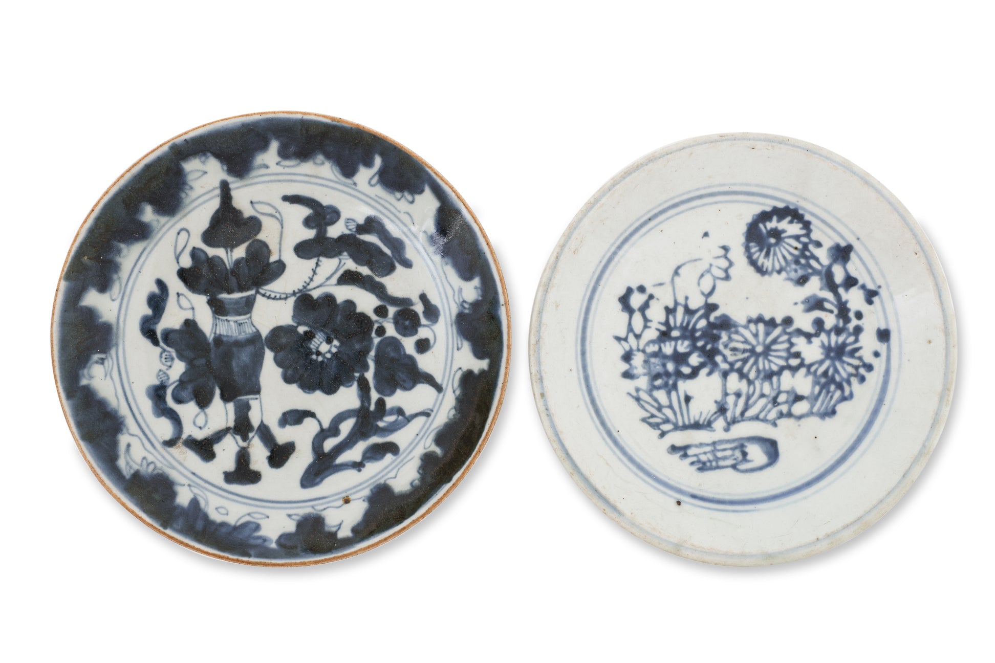 A GROUP OF SIX BLUE AND WHITE PORCELAIN WARES