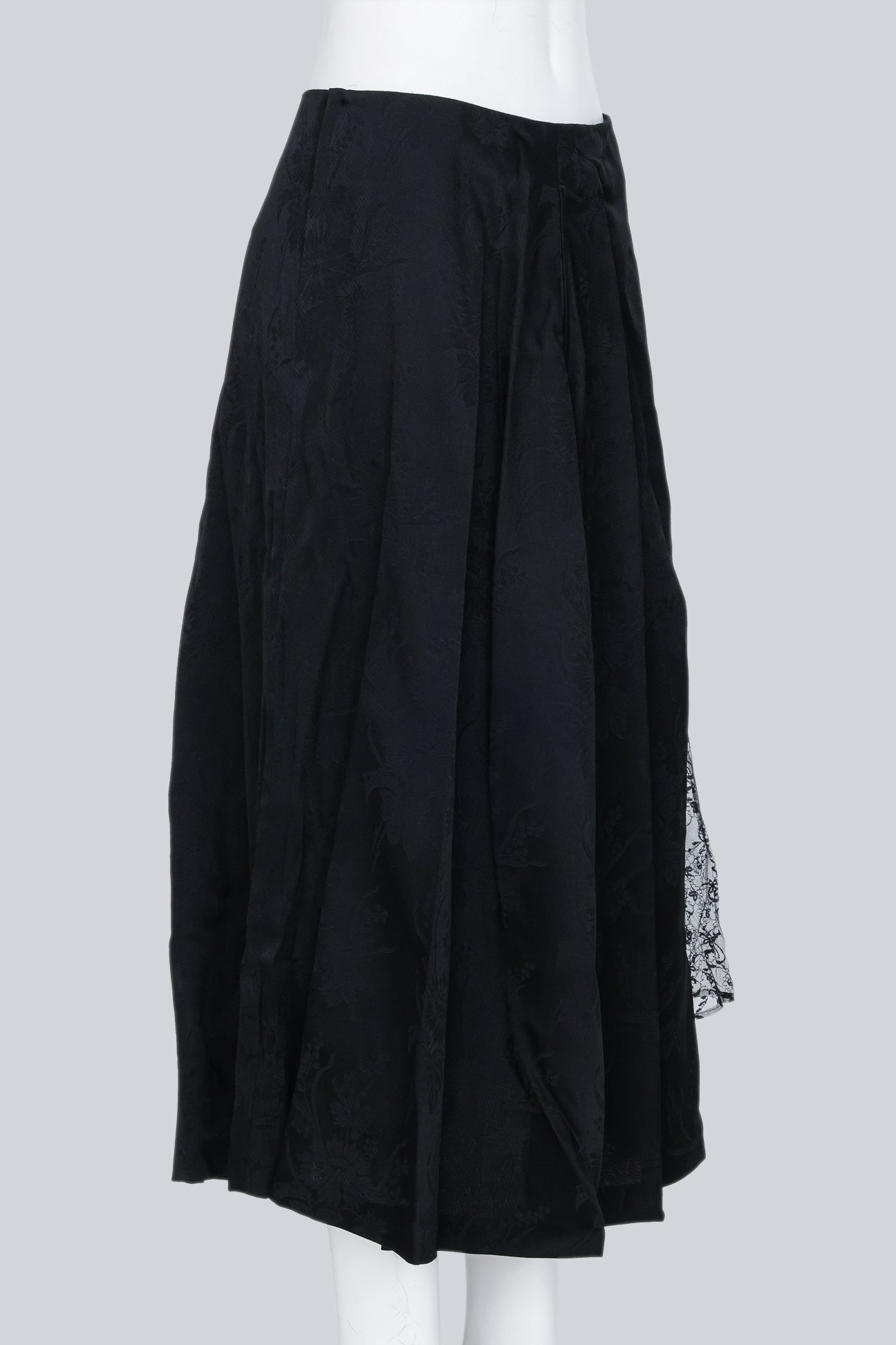 KEI NINOMIYA - A BLACK FLORAL SKIRT