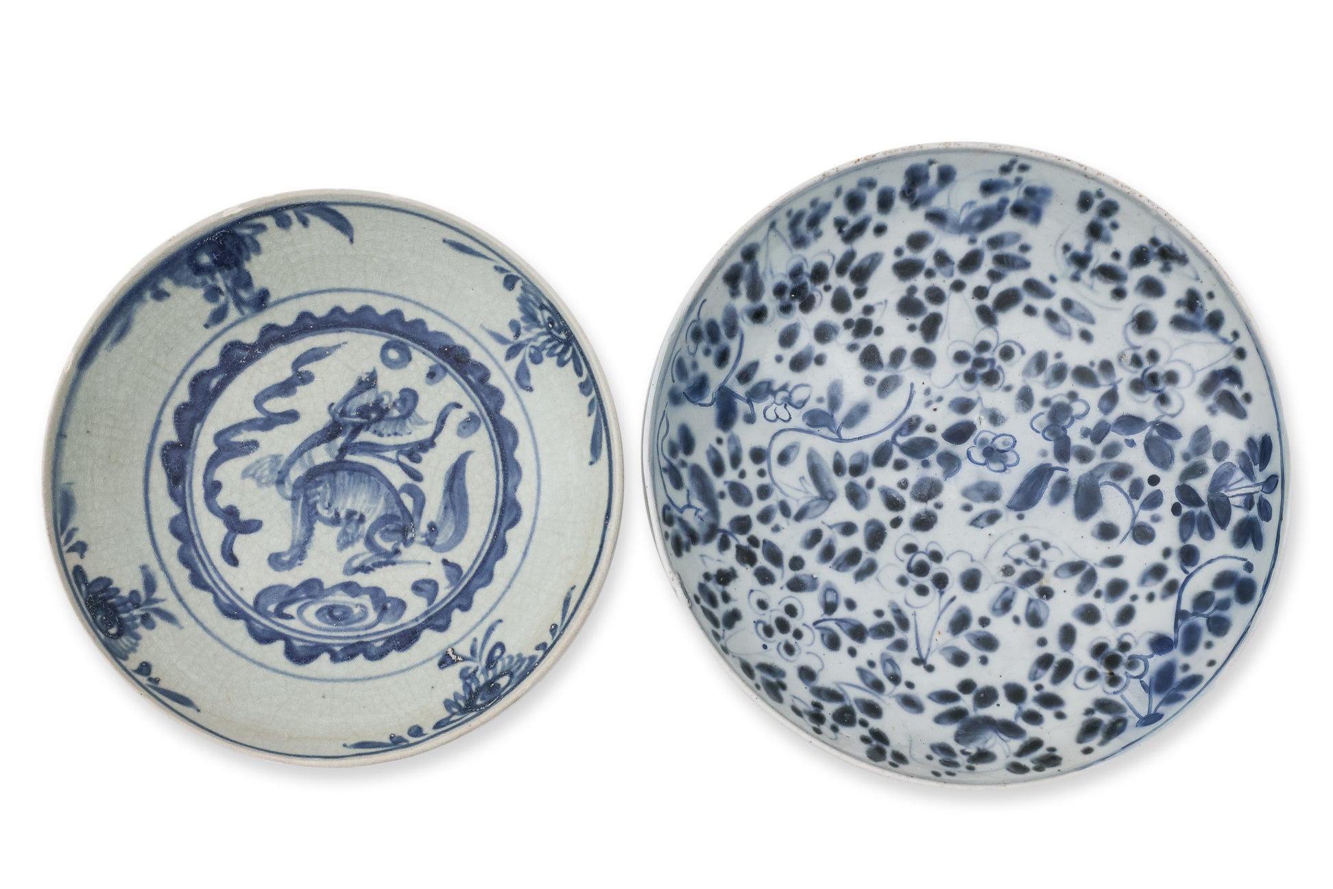 A GROUP OF FOUR BLUE AND WHITE DISHES