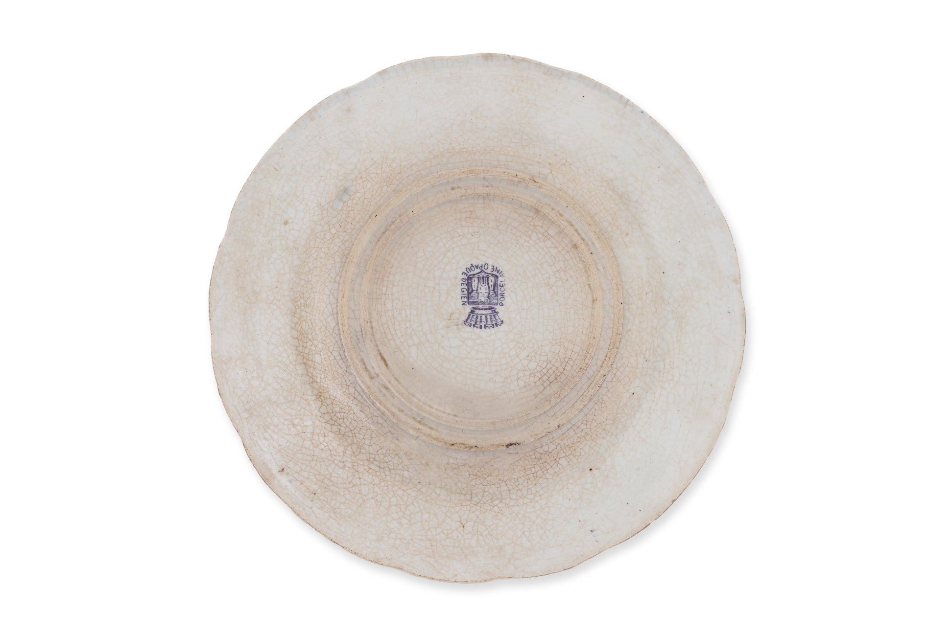 A PART SET OF FOUR FRENCH OPAQUE DE GIEN 'LES GRANDE CHASSES' PORCELAIN PLATES