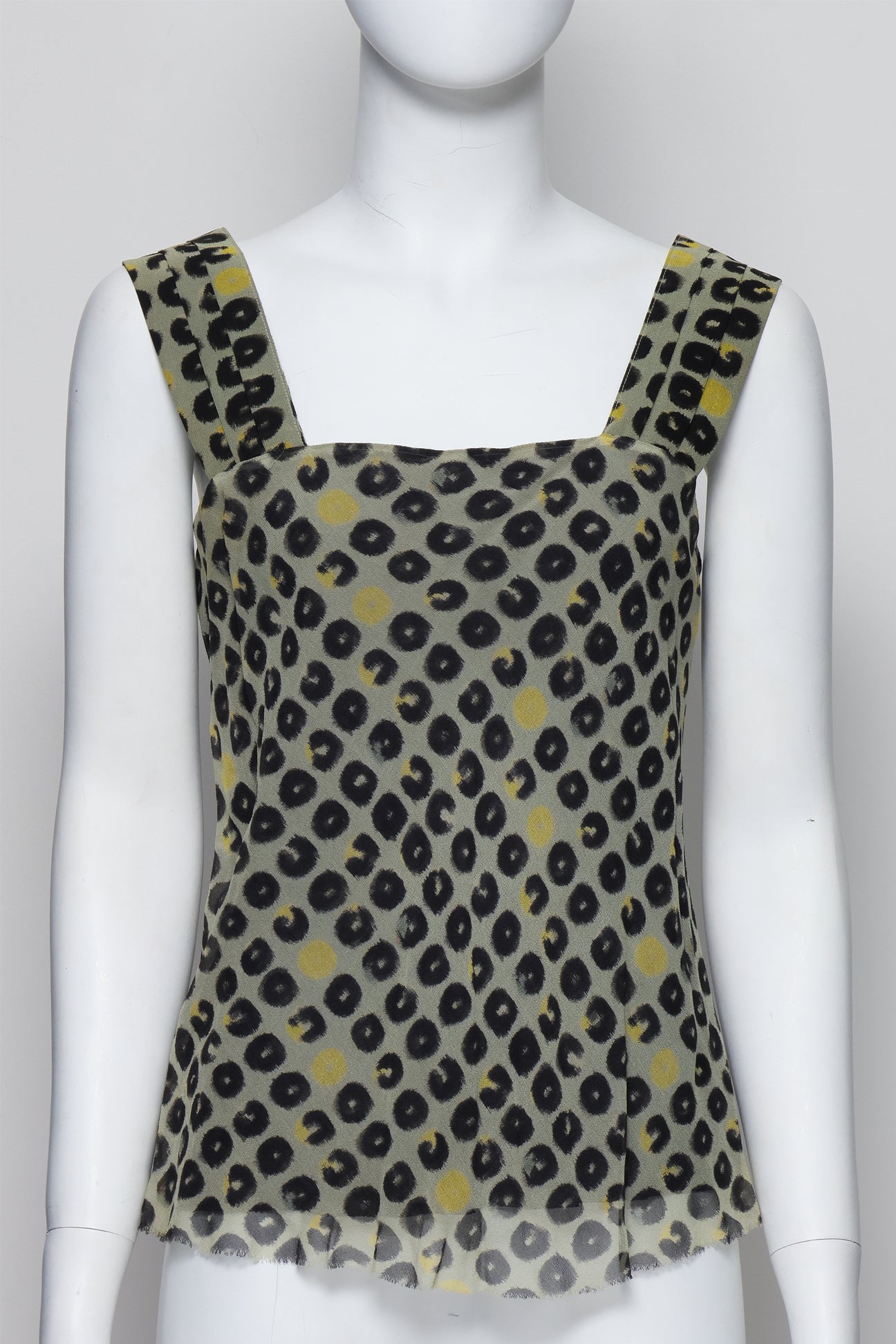 AKIRA - A SPOTTED PRINT TOP