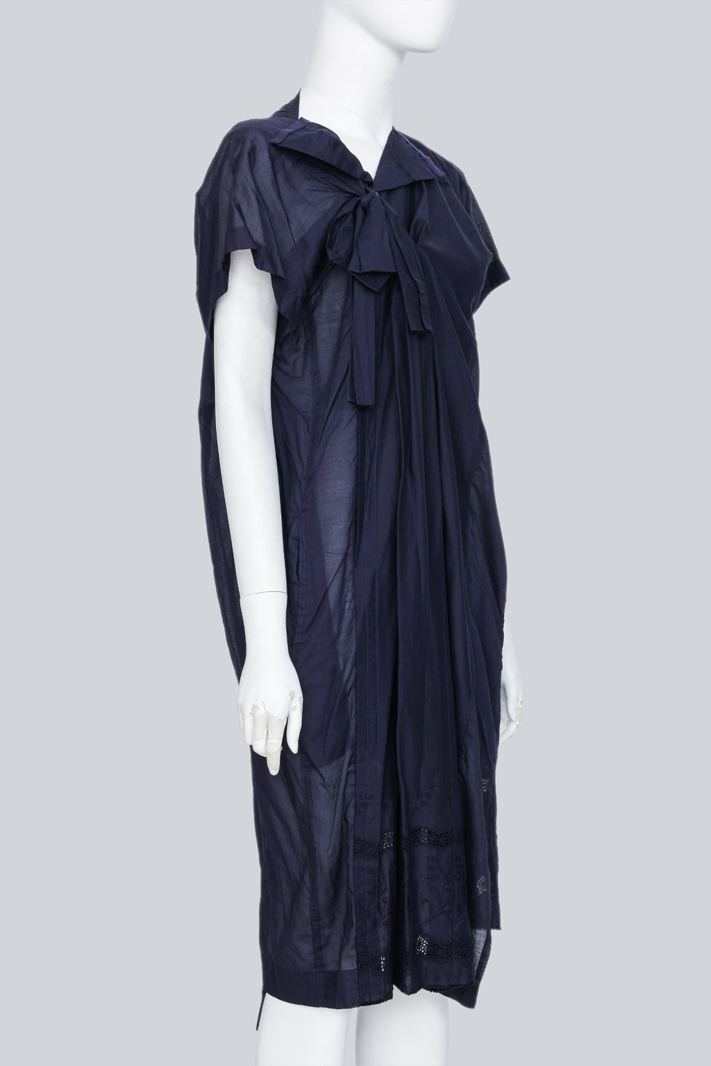 COMME DES GARÇONS TRICOT - A 2011 PURPLE LACE DETAILED DRESS