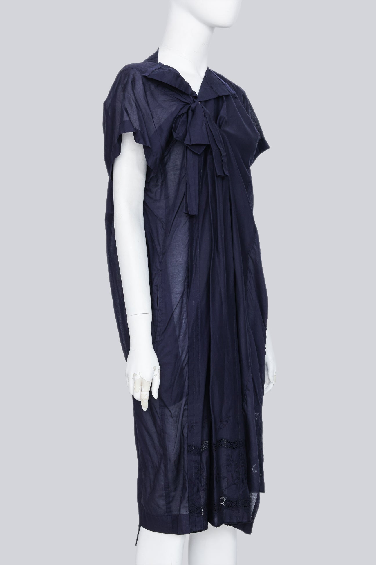 COMME DES GARÇONS TRICOT - A 2011 PURPLE LACE DETAILED DRESS