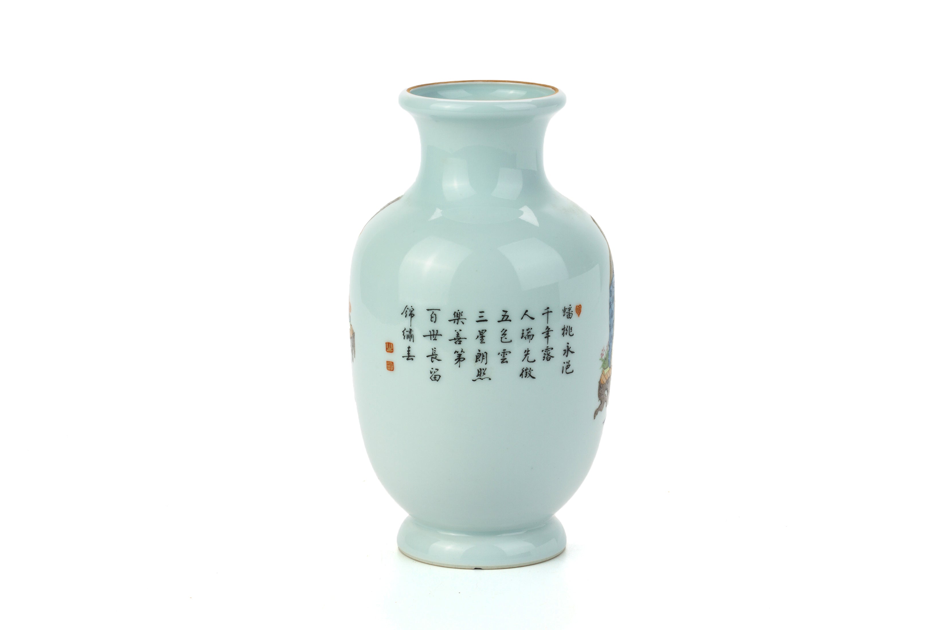 A FAMILLE ROSE PORCELAIN VASE