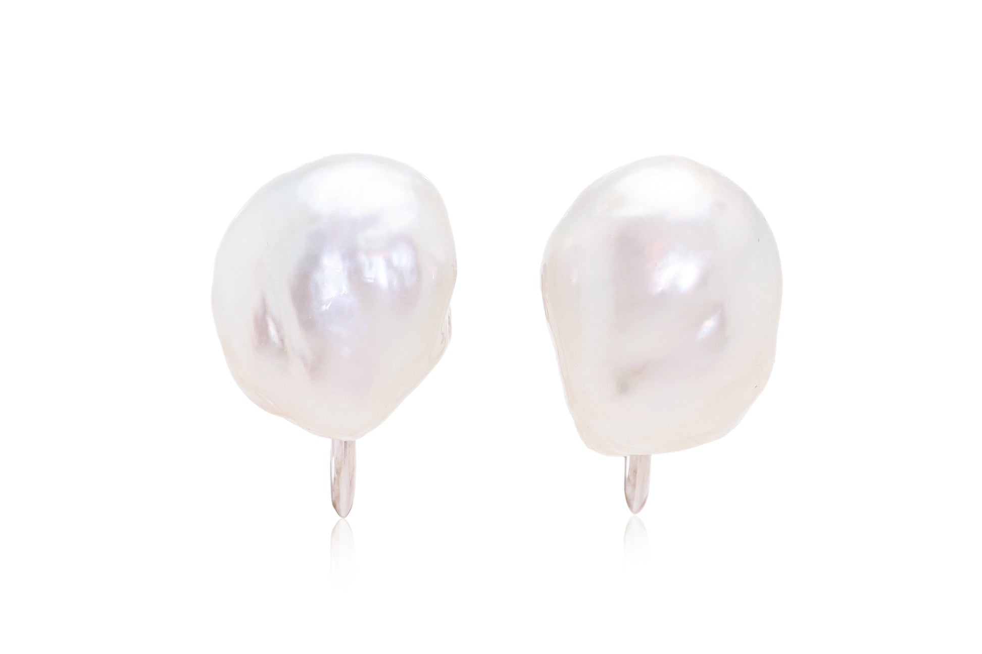 A PAIR OF BAROQUE CULTURED PEARL SCREW-ON EARRINGS