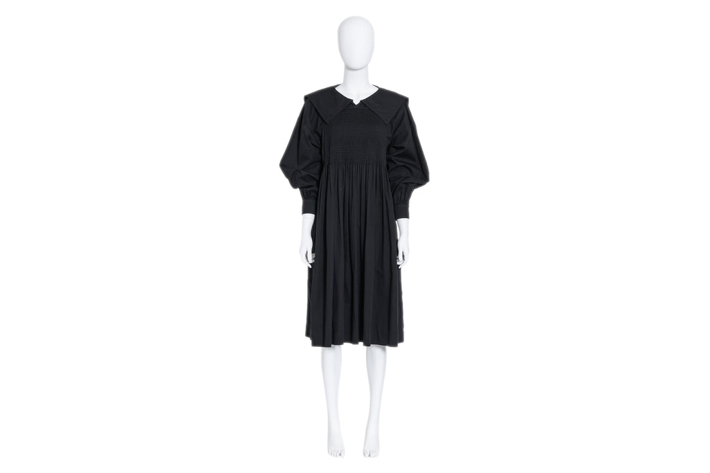 A MOLLY GODDARD BLACK BABYDOLL DRESS WITH OVERSIZED COLLAR