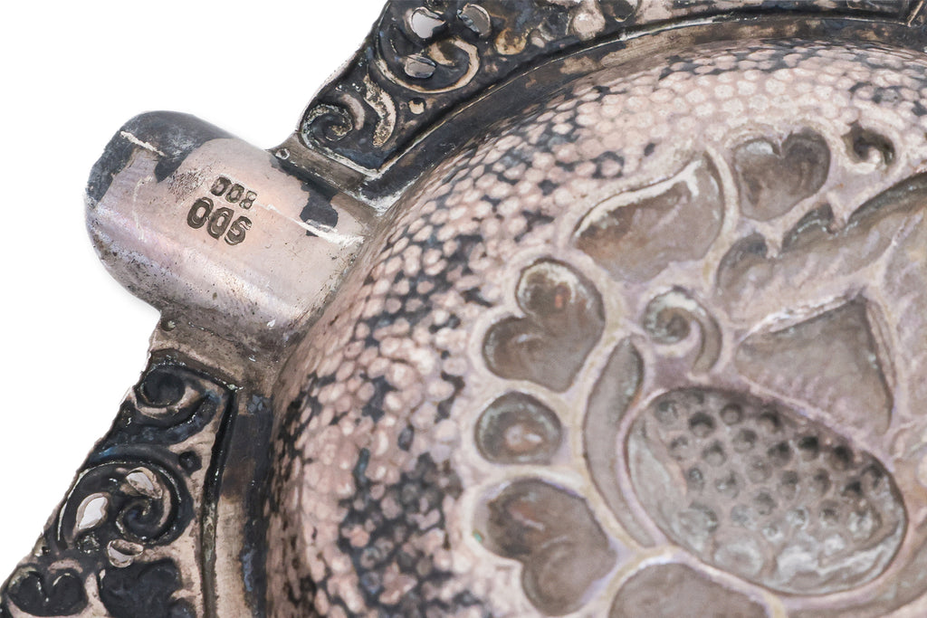 A GROUP OF SIX SOUTHEAST ASIAN SILVER ITEMS