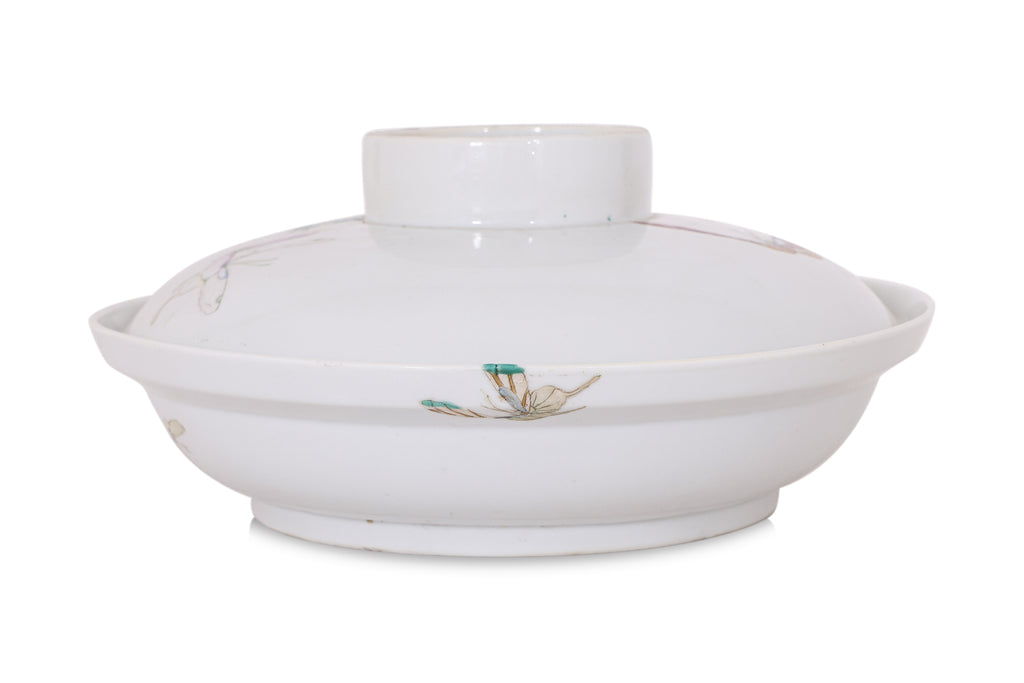 A FAMILLE ROSE PORCELAIN 'BUTTERFLIES' BOWL AND COVER