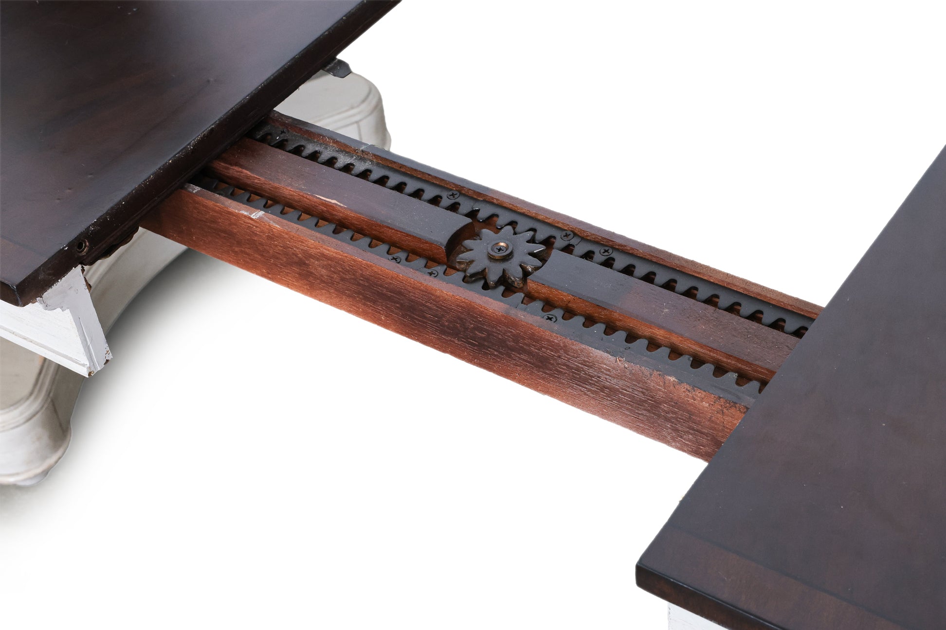 A LARGE EXTENDING OVAL DINING TABLE AND EIGHT CHAIRS