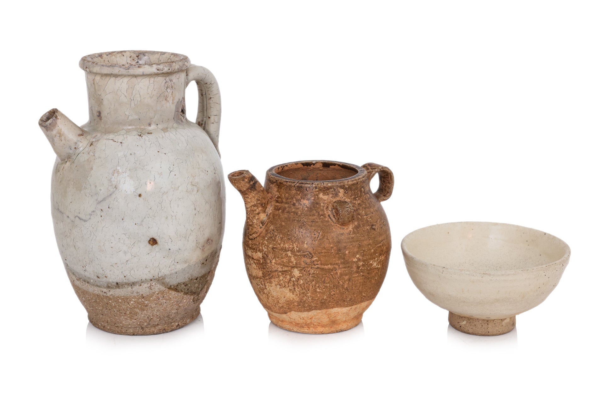 A GROUP OF ASSORTED CERAMIC WARES