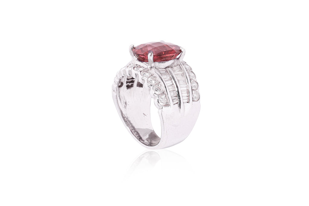 A PINK TOURMALINE AND DIAMOND RING
