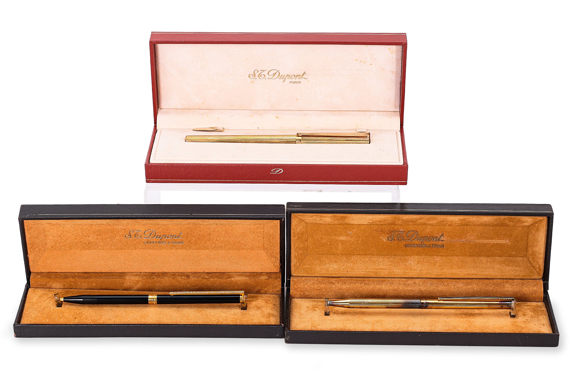 A GROUP OF THREE ST DUPONT PENS